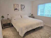 Hill Base Modern Hotels in Umatilla