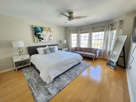 Luxury By The Ocean-1 Block from Inlet Boardwalk Отели рядом с достопримечательностью «Бордуолк»