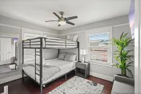 Firepit, Game Room & BBQ - Family-Friendly Home
