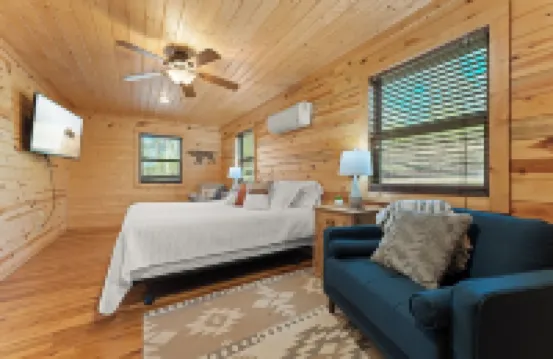 Mnt. View Cabin Near River w/ Hot Tub + Fire Pit Sleeps 10