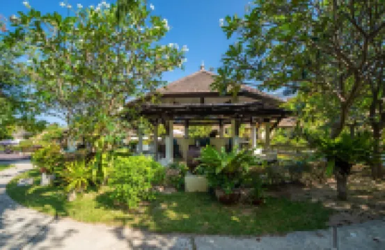 East Sea Paradise Hotel Hotels near Naklua Beach