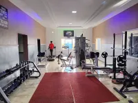 Steffan Hotel & Suites - gimnasio