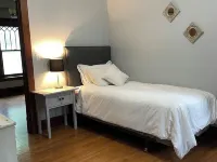 Charming 2-bedroom house in lovely Algona with WiFi, AC Hotels in Algona