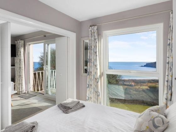 Freshwater Bay - Sea View Apartment