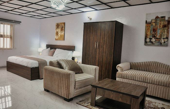 Jolie Suites
