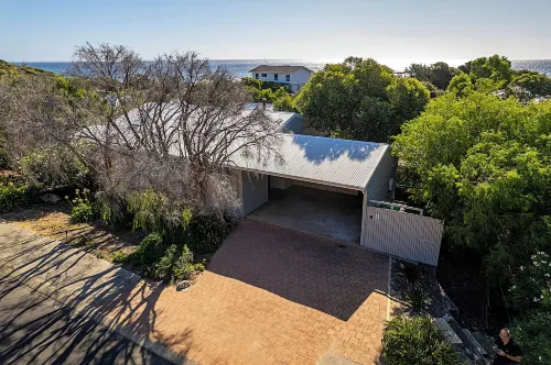 Yarrimbah Holiday Retreat Hotels in Peppermint Grove Beach