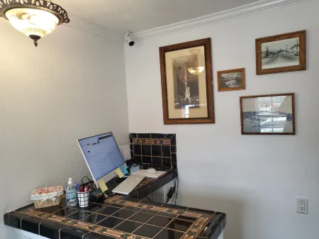 Bridge of the Gods Motel, Cabins & RV Park Отели в г. Стивенсон