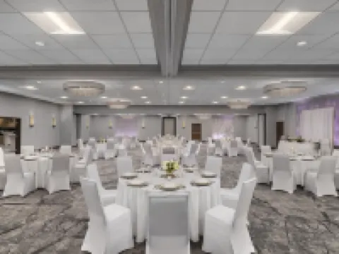 科勒爾維爾假日酒店 - 愛荷華市 科拉爾維爾酒店