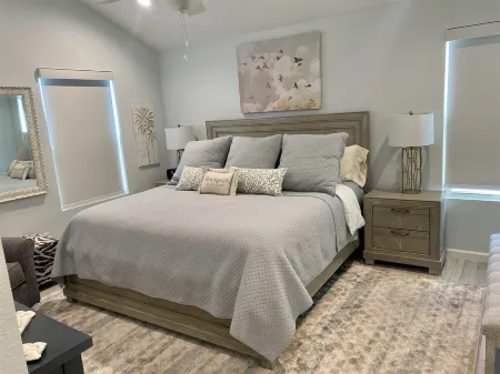 Serene Getaway - 107 Allegro North - Beautiful Second Floor Condo at Allegro