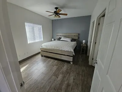 Spacious, cozy, and modern guest house in charming Queen Creek with AC & WiFi