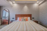 Modern 1Br with Pool 5Min Drive to Candolim Beach - Condos