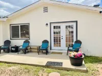 Amazing and Cozy King-Queen Bed Suites w/RV Parking