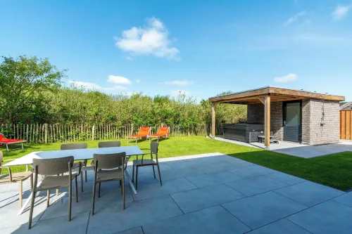 Villa Near North Holland Beach with Jacuzzi Hotels in Julianadorp