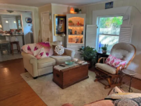 Heart of DT Southport with private, fenced yard! Perfect for pets!  Sleeps 4