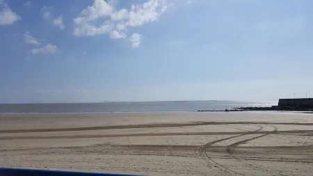 Studio feet in the water Отели в г. Руайан