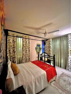 Aesthetic 2B apt in Banjara Hills, done up in a comfy eclectic and antique style Hotel a 