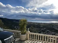 VILLA WITH EXTRAORDINARY VIEW OF ROSAS BAY WITH POOL AND JACUZZI