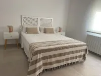 Villa Near The Sea (Less Than 200 Meters) With Private Pool. - 木屋