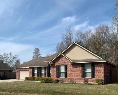 Modern Home & covenant between Baton Rouge and New Orleans close to I-10 Hotels near Eastbank Shopping Center