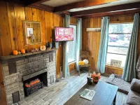 Grizzly’s Getaway in the Mountains! 45 minutes to white sands.,  Dogs Welcome