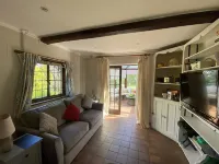 Hidden gem with hot tub  and tennis court in idyllic East Sussex  countryside . Hotels in Hailsham