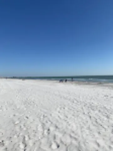 Luxurious Modern Townhouse right across beach!!