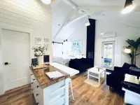 New luxury house w/hot tub private setting walk to ocean