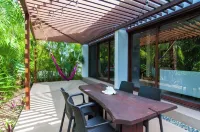 3 Bdrm. townhouse in gorgeous Akumal with WiFi & AC. Beach Club steps away!
