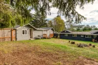 Surf Haven Unit A w/fire pit walking distance to surfing beaches Hotels near Devils Punchbowl State Natural Area