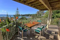 DAVINAS - Beach-front Holiday Apartment