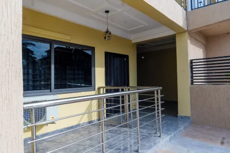 2 Bedrooms Apartment, 4 Guests, Starlink WiFi, Dstv, Netflix, Free Parking Отели в г. Sekondi-Takoradi Metropolitan