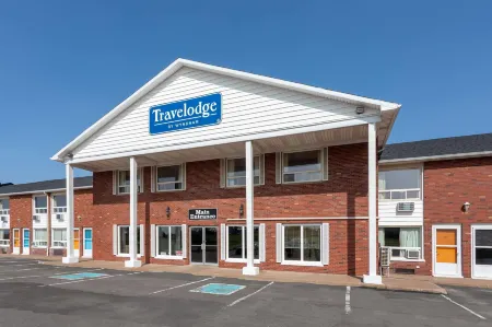 Travelodge by Wyndham Amherst Отели в г. Амхерст