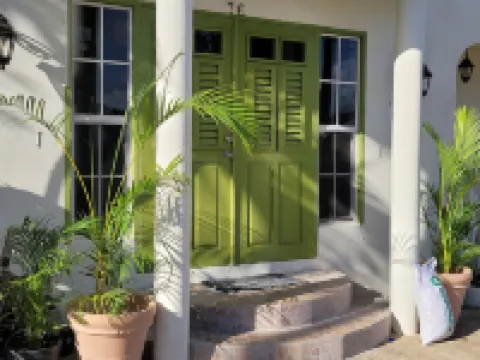 Relaxing, Amazing beach, pool, Cheap cars, quiet area, surfers paradise 2