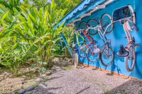 Caribbean-style home — 5 min walk to the beach!
