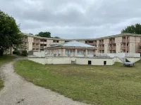 Appt 4/5 Personnes Avec Piscine Tennis et Aire de Jeux