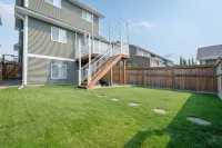 3 Bedroom Luxury Home w/ Office & Theatre
