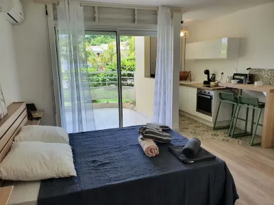 Studio 5 mins walk to Anse Mitan beach