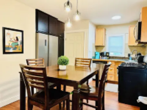 Campu's shared House - Main Level Hotels in Cherry Hill