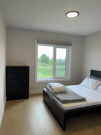 LUXURIOUS SPACIOUS 3 BEDROOM TOWNHOUSE