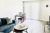 Lovely 2 Bedroom apartment Hotels in Camrose