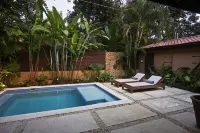 Villa Colibrí, 3 BR, walk to beach, private pool