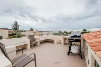 Perfect House with 3-Bedrooms, 3Baths and amazing views of the beach.