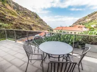 Luxury house, Fully equipped, Private parking, Good access roads. Hotels in Ponta do Sol