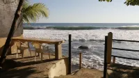 Small Hideaway on a Romantic small Private Beach with Exquisite Views.