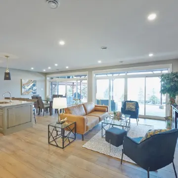 SRS  Sunrise Suite ~ Private 2 King Apartment with Parking