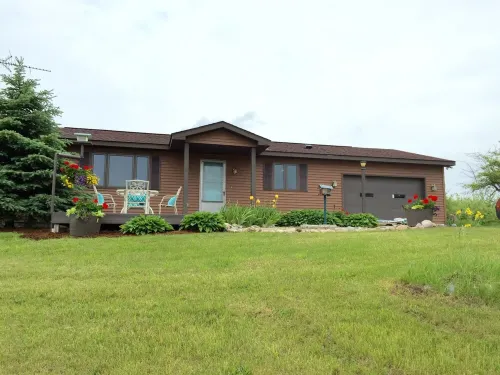 Spectacular Orchard and Lake views with Magnificent Sunsets!