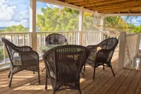 Blue Breeze on Grand Turk - Classic Beach House, Modern Space