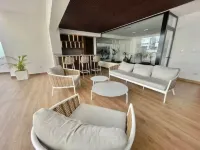 Elegant & Luxurious 5th Floor 1 Bedroom Apartment