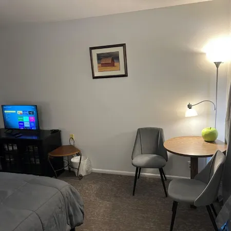 Cozy studio with Smart TV and WiFi in Fillmore.