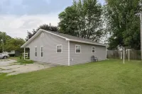 Lovely 2-Bedroom Home Located Close To It All